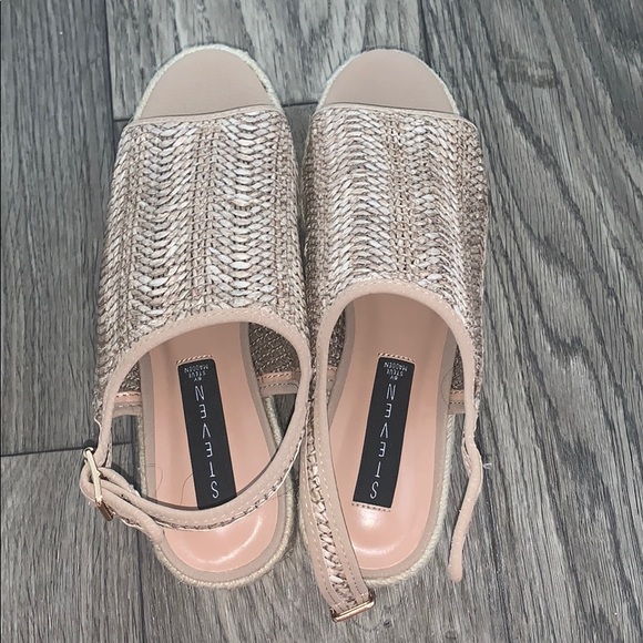 NEVER USED Espadrillas Steve Madden Platforms - Picture 2 of 5